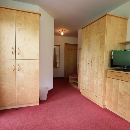 Hotel Garni Sonnblick Bad Kleinkirchheim Oda fotoğraf